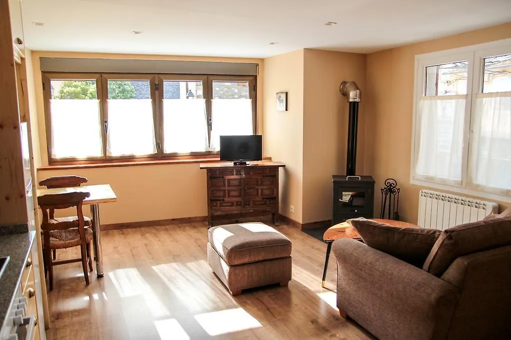 Apartamentos SNÖ Mont Romies Salardú