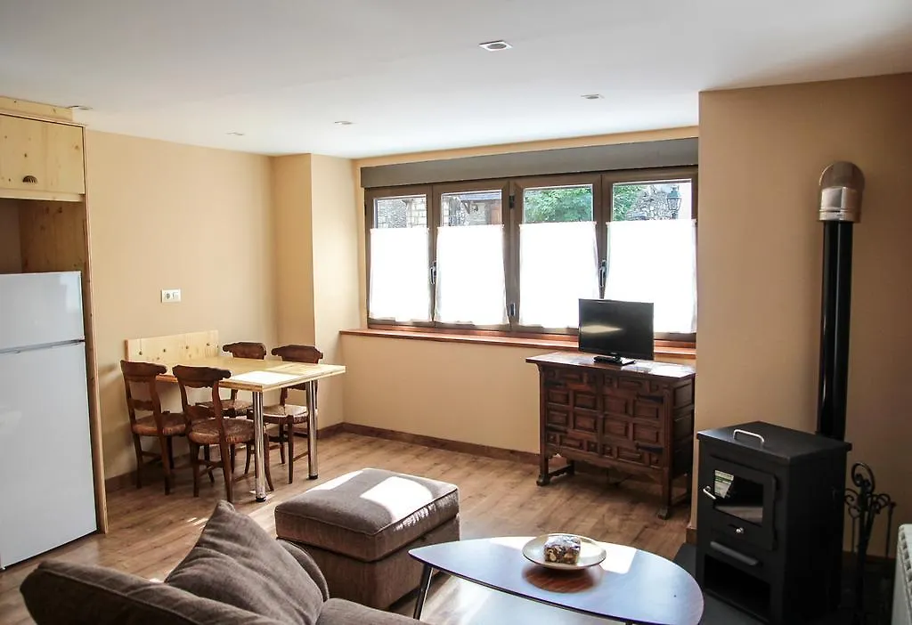 Apartamentos SNÖ Mont Romies Salardú